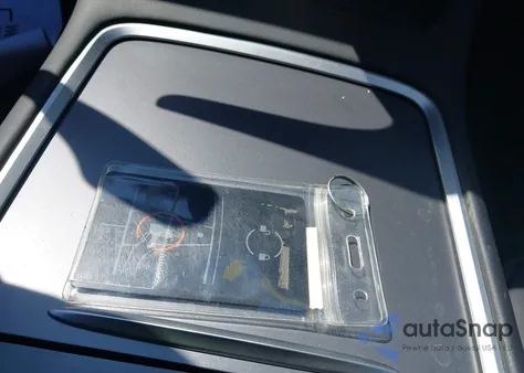 2021 Tesla Model 3 Long Range Dual Motor All-Wheel Drive z USA, uszkodzony, nr VIN 5YJ3E1EB9MF975098